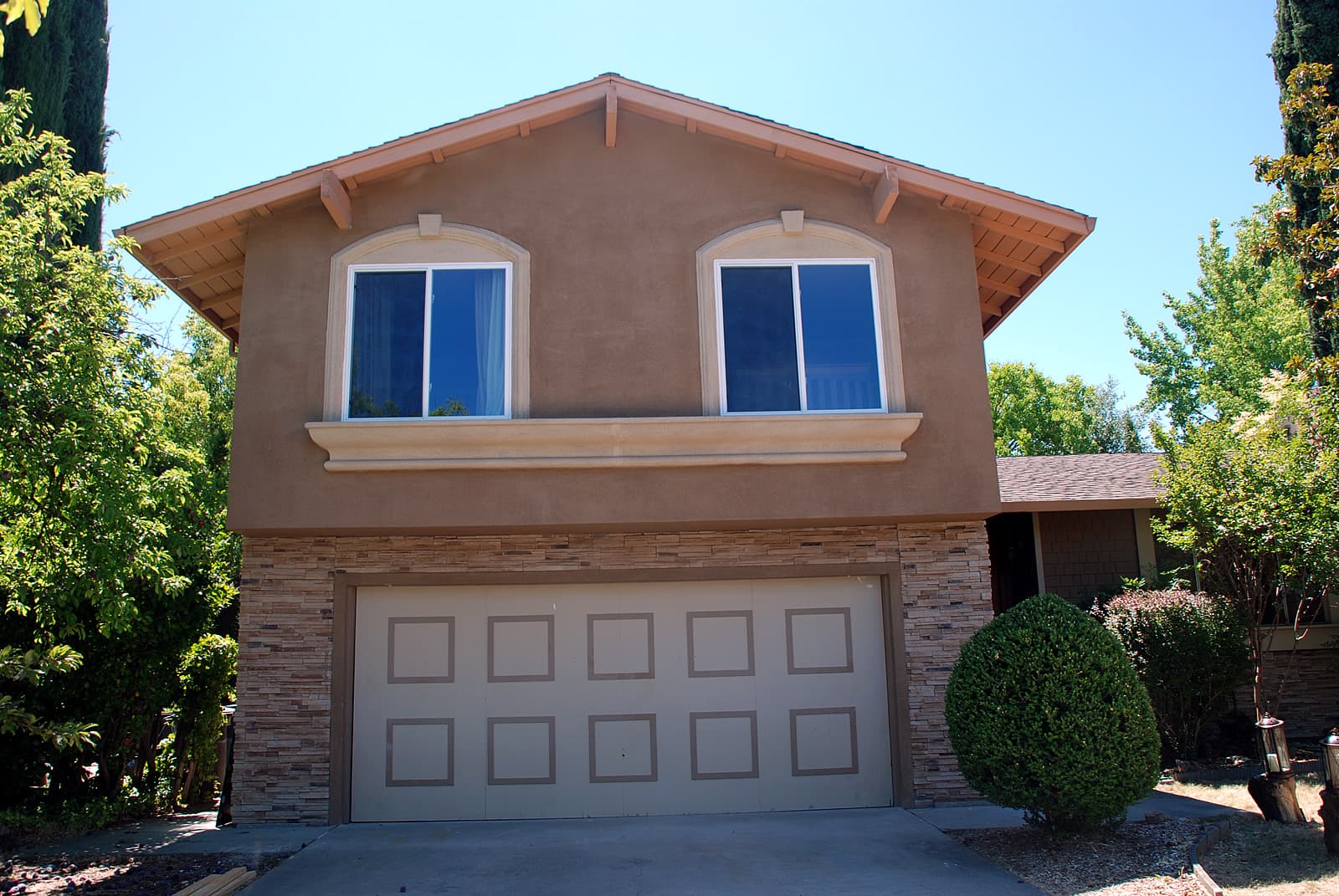HomePRO stucco repair with a clean matched exterior finish